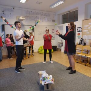 Žonglují i pedagogové